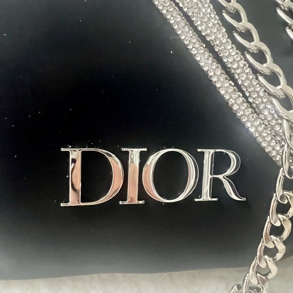 Dior Upcycled Beauty Bag With Removable Straps - Picture 2 of 12